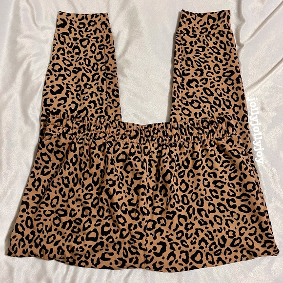 SET: Torrid Super Soft Fleece Leopard Raglan Sweatshirt/Jogger 1X - Picture 13 of 16